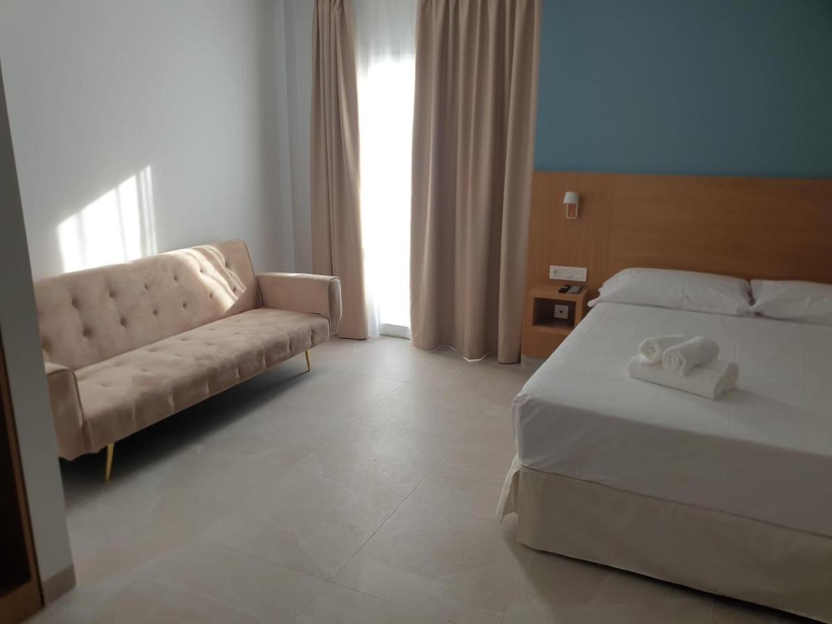Rio Salado Conil Hostal Conil De La Frontera Buitenkant foto